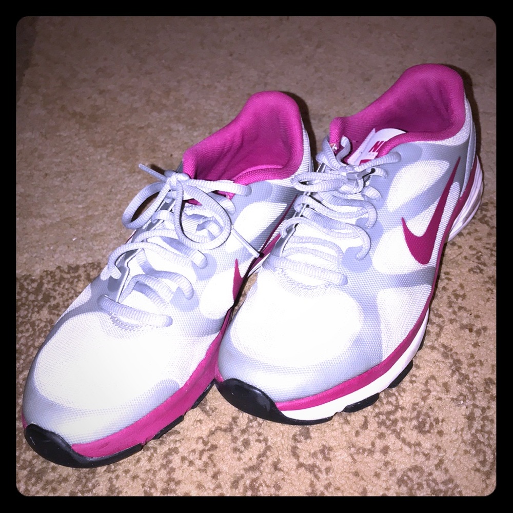 Size 7.5 Nike running shoes